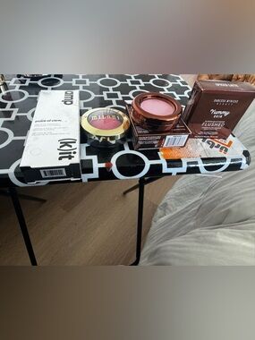 Danessa Myricks and more makeup bundle